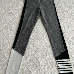 NWTs PINK Ultimate Yoga Leggings